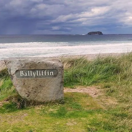 Bernie'S Place Ballyliffin Extérieur photo